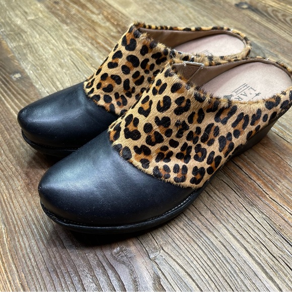 L’ Artiste by Spring Step Leopard Black Clogs Size 39 ~ 8.5 US - Picture 4 of 10